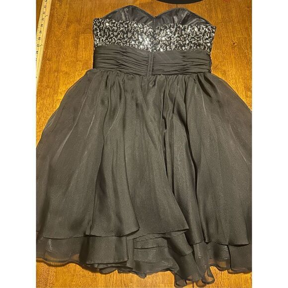 Cindy USA Womens Black and Silver Sequin Strapless Skater Formal Dress Size S - Picture 5 of 10